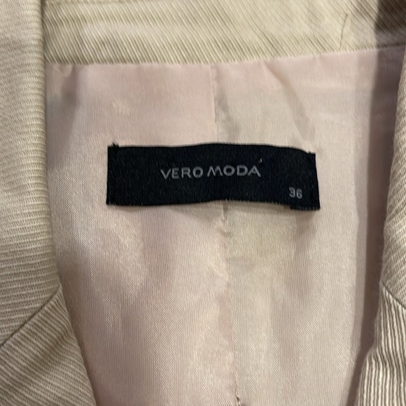 Vero Moda size 36 jacket. Skully Bibi blazer. - Picture 2 of 7